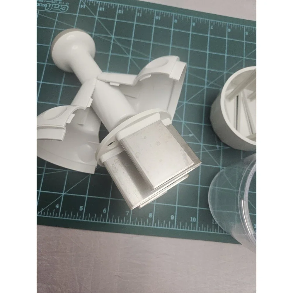 Pampered Chef #2585 Manual Food Chopper Garlic Chopper No Base